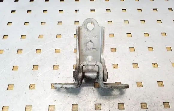 Hyundai Tucson JM Front door upper hinge