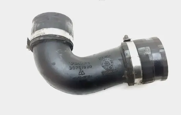 Volvo XC70 Intercooler hose/pipe 30751920