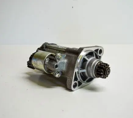 Volkswagen Golf VII Starter motor 02Z911024