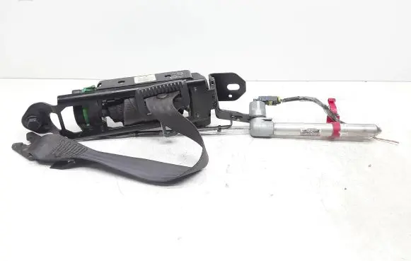 Volvo XC70 Front seatbelt 8626240