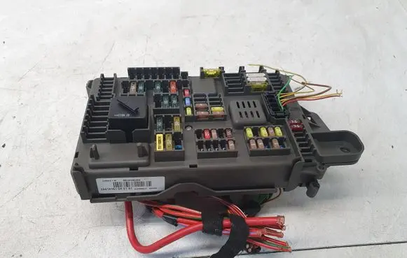 BMW X5 E70 Fuse module B010105300 24418161