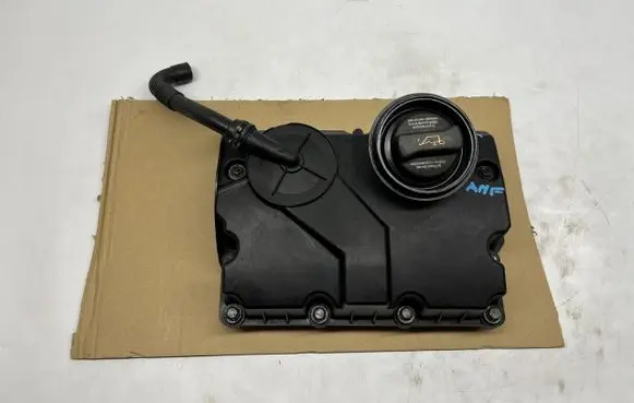 Volkswagen Polo IV 9N3 Rocker cam cover 045103475C