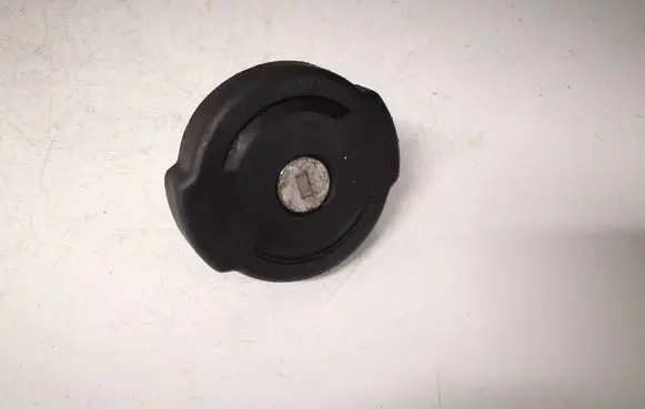 Citroen C4 I Fuel tank filler cap 