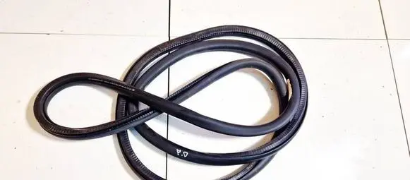 Volkswagen Golf V Rubber seal front coupe door 1k3867911d 1k3867911.d