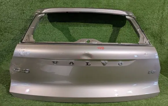 Volvo XC40 Truck tailgate 