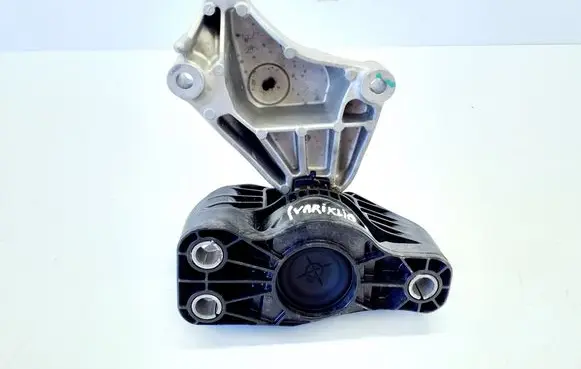 Engine mount bracket