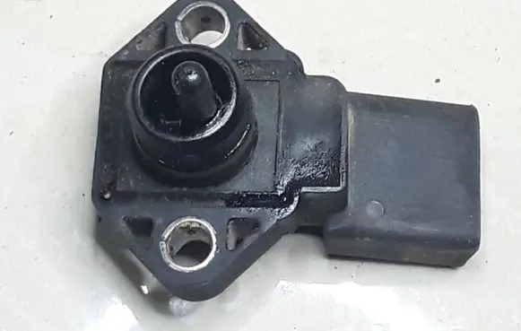 Volkswagen PASSAT B5 Air pressure sensor 0281002177 038906051