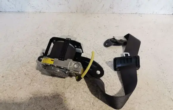 Lexus IS 220D-250-350 Front seatbelt 1040298