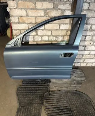 Volvo XC70 Front door