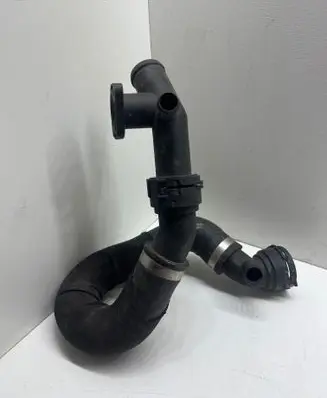 Engine coolant pipe/hose