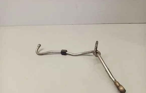 Volkswagen Golf VII Turbo turbocharger oiling pipe/hose 04L145771J
