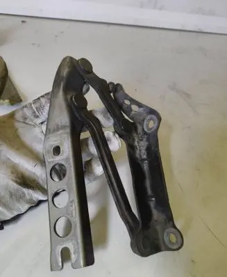 Skoda Roomster (5J) Engine bonnet/hood hinges 5J0823301