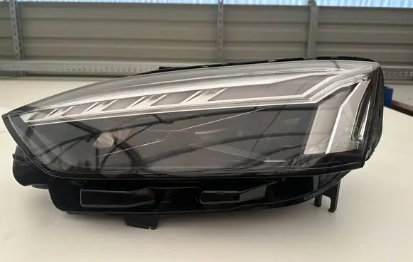 Audi A5 Headlight/headlamp 8W6941039