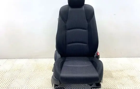 Mazda 3 II Front passenger seat 