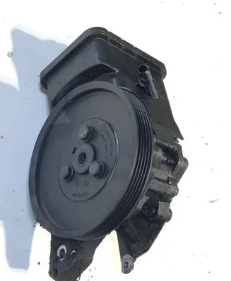 BMW 5 E39 Power steering pump 91208