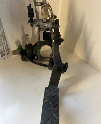 Audi A6 S6 C5 4B Accelerator throttle pedal 8D1721117 028907475AJ 963312340