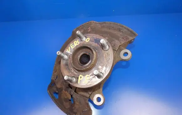 Toyota Verso Front wheel hub