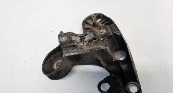 Audi A4 S4 B7 8E 8H Engine mounting bracket 8E0199351