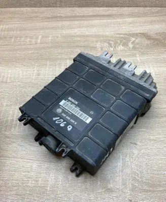 Volkswagen Golf III Engine control unit/module ECU 030906026K 0261200750