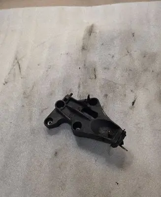 BMW 7 E38 Engine mounting bracket 22111093811