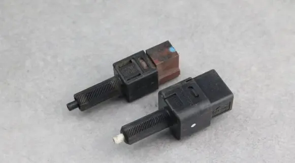 Infiniti FX Brake pedal sensor switch