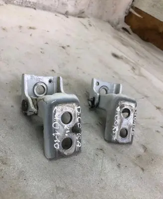 Opel Corsa F Front door hinge set 