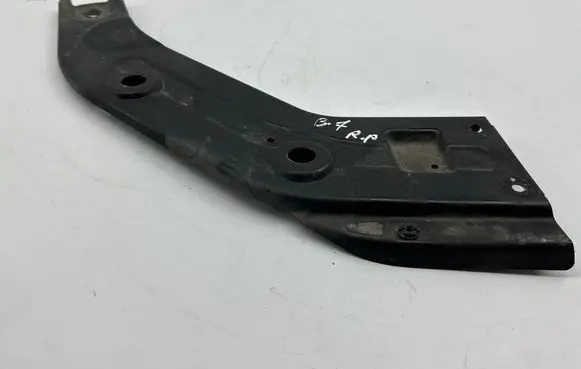 Volkswagen PASSAT B7 Headlight/headlamp mounting bracket 561805932