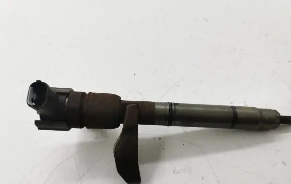 Hyundai i40 Fuel injector 338002A800