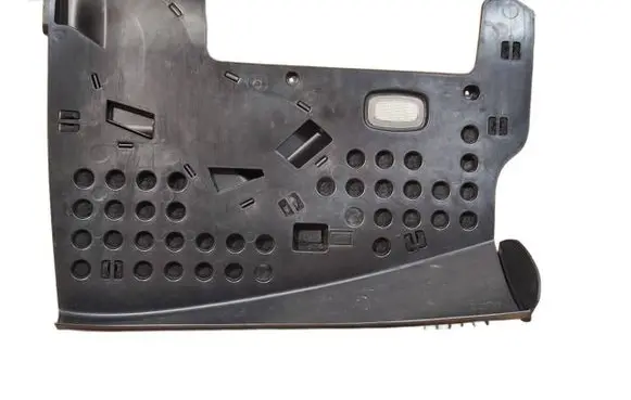 Mercedes-Benz C W204 Dashboard lower bottom trim panel 107211 A2046800282
