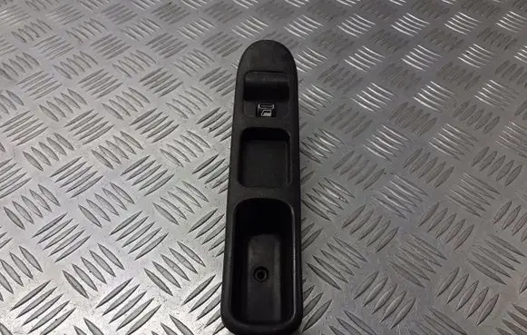 Peugeot 307 Quarter vent window switch 