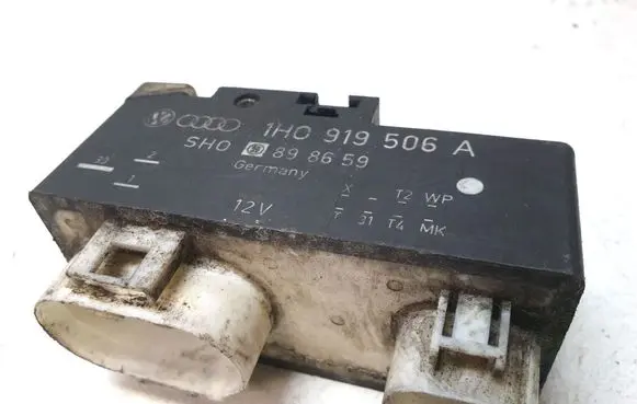 Volkswagen Golf IV Coolant fan relay 1H0919506A