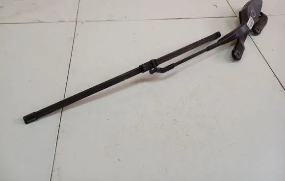 Mercedes-Benz CLS C219 Front wiper blade arm A2118200444