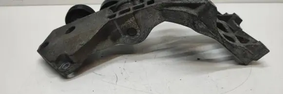 Mercedes-Benz B W245 Generator/alternator bracket 