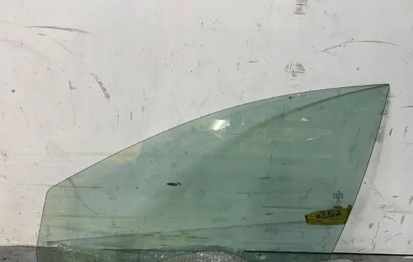 Mercedes-Benz CLS W257 Front door window glass four-door 