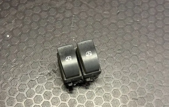 Renault Scenic II - Grand scenic II Electric window control switch 315046A