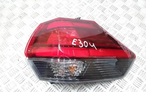 Nissan X-Trail T32 Rear/tail lights 22023746