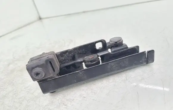Peugeot Partner III Sliding door middle roller runner 9816965880