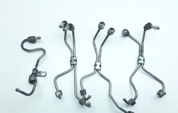 Volvo C30 Fuel line pipe 