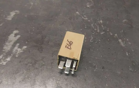 BMW 3 E46 Other relay 8384505 61368384505