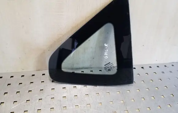 Nissan Qashqai Rear side window
