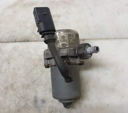 Volkswagen Touareg I Vacuum pump 8E0927317A 00844001
