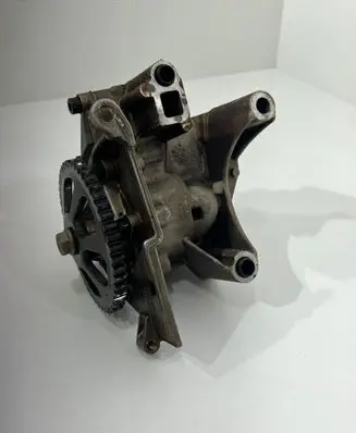 Skoda Fabia Mk2 (5J) Oil pump 03D115105