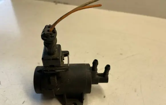 Opel Vivaro Turbo solenoid valve 7700113071