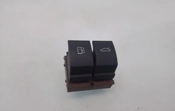 Volkswagen PASSAT B6 Fuel tank opening switch 