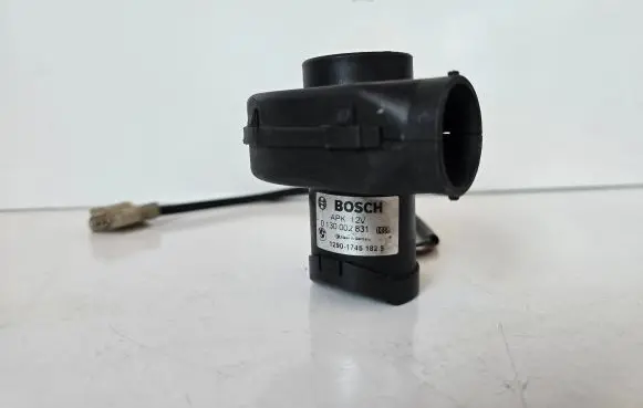 BMW 5 E39 Engine control unit/module fan 0130002831 129017451829