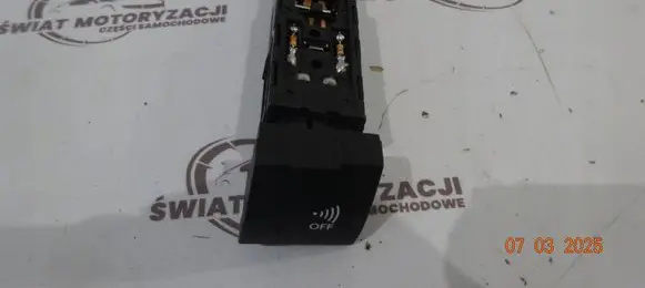 KIA Sportage Windscreen/window heater switch 621W05010