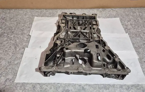 Mercedes-Benz E W212 Oil sump A6510140200