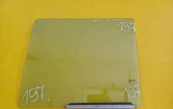 Suzuki Swift I Rear door window glass