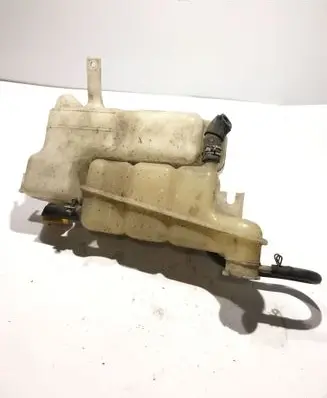 Nissan Patrol Y61 Coolant expansion tank/reservoir