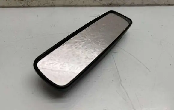 Rear view mirror (interior)